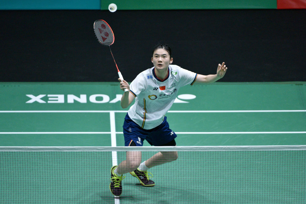 在倾斜的桌 在倾斜的桌