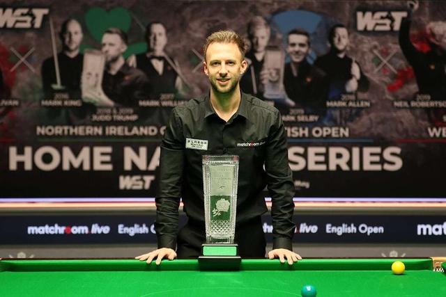 庞大的足球 庞大的足球